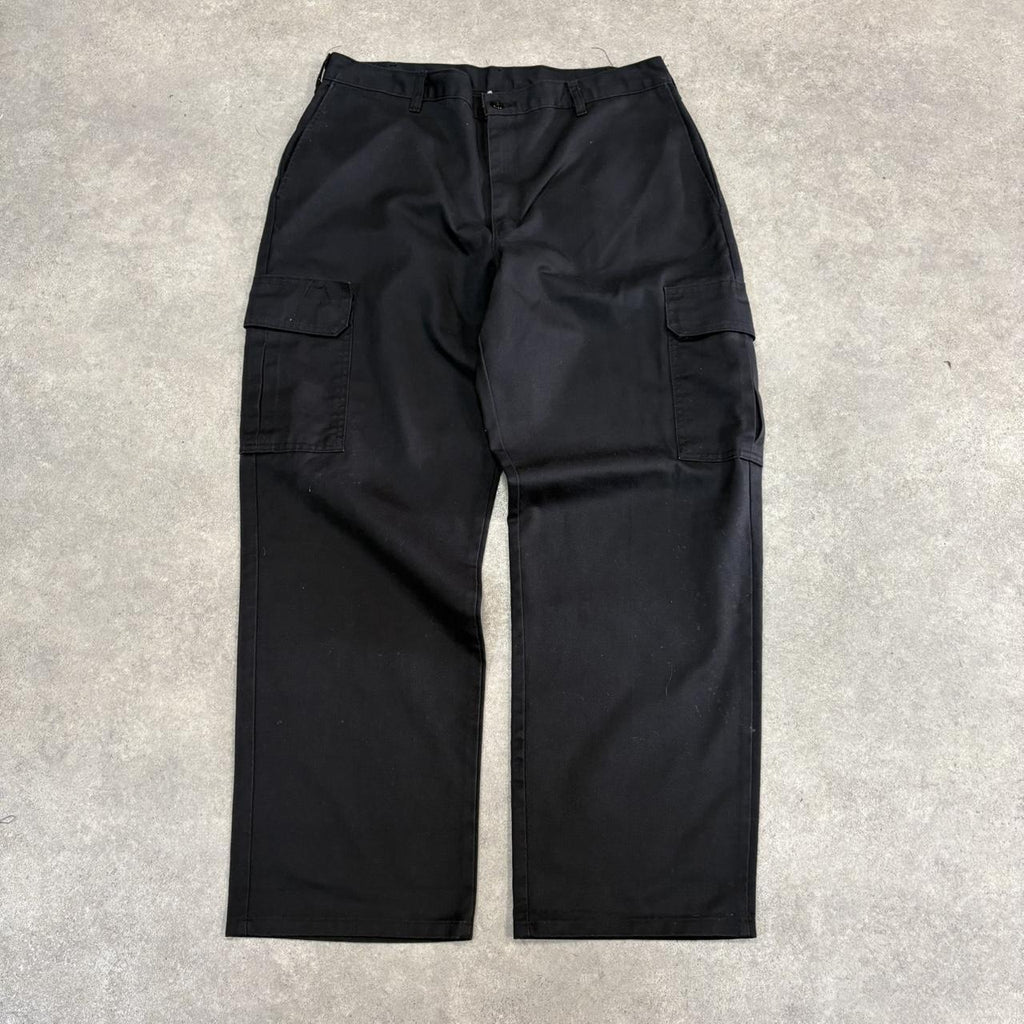 BR1912AAM-U - Vintage retro essential Black Dickies Straight Leg Cargo Trousers pants casual workwear #skater #utility #cargo #straightleg #dickies