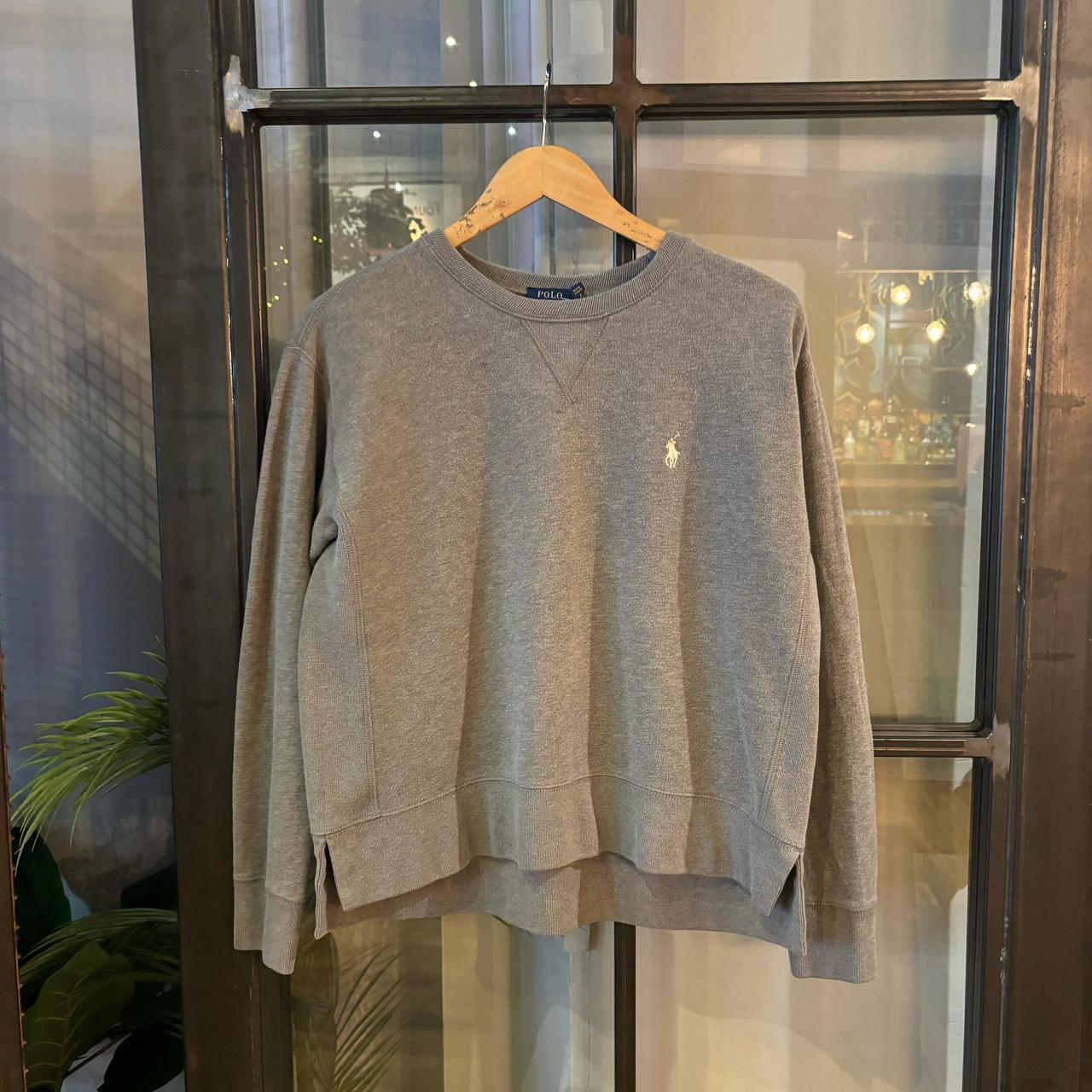 0225A21P - Vintage Retro Essential Grey Polo Ralph Lauren Crewneck Jumper Sweatshirt with embroidered logo #90s #preppy #poloralphlauren #oldmoney #smartcasual
