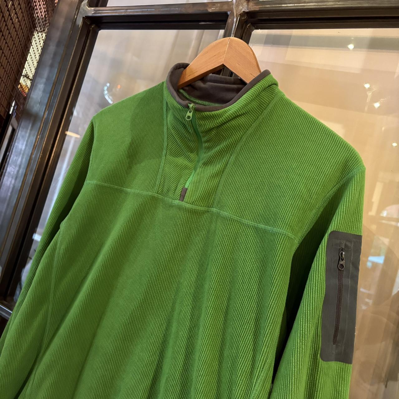 0325C52F - Vintage retro essential Arc'teryx 1/4 quarter zip up outdoor baselayer / underlayer fleece jacket #arcteryx #climbing #expedition #hike #gorpcore
