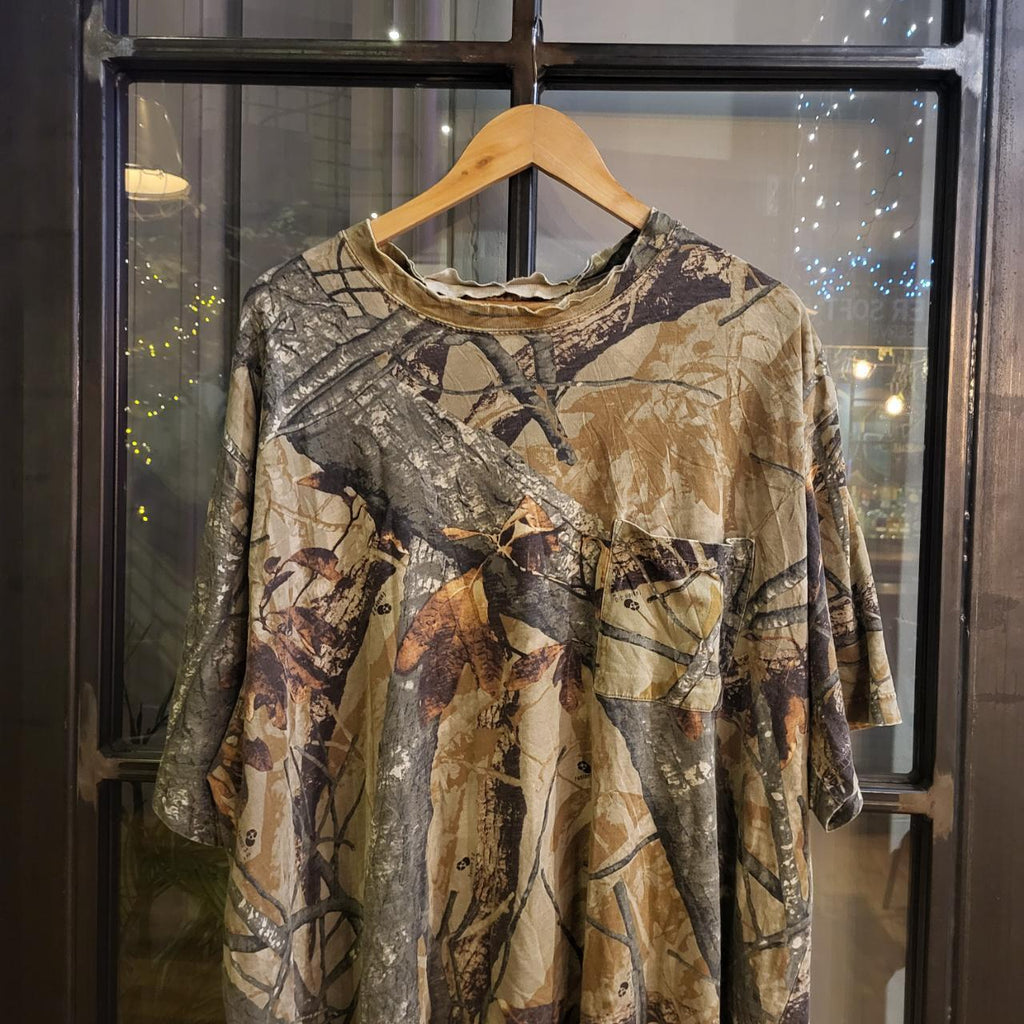 RTT216 - Vintage Retro essential adult mens RealTree Camouflage Khaki Green Brown Field Hunting graphic print Top T-Shirt Tee Wide Boxy Cropped Fit 90s y2k style