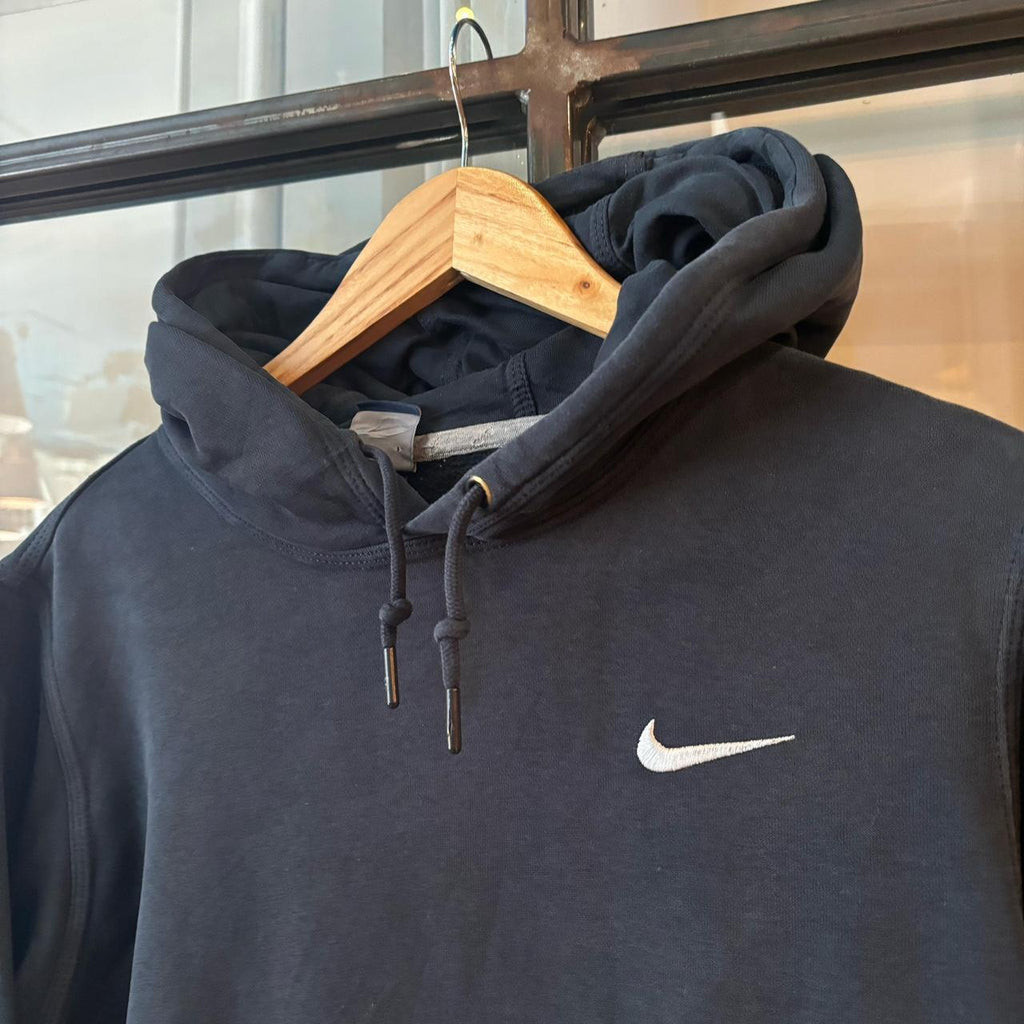 Vintage Retro Essential Nike Sweatshirt Hoodie with small chest embroidered logo #90s #sportswear #essential #nike #y2k