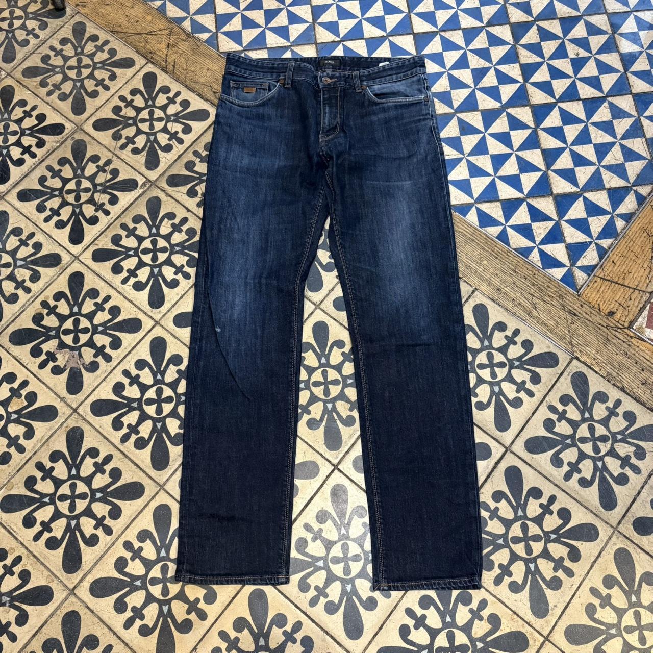 TRW425BR - Vintage retro essential Hugo Boss Blue Wash Slim Fit Denim Jeans Trousers pants #denim #hugoboss #designner #denimjeans #y2k