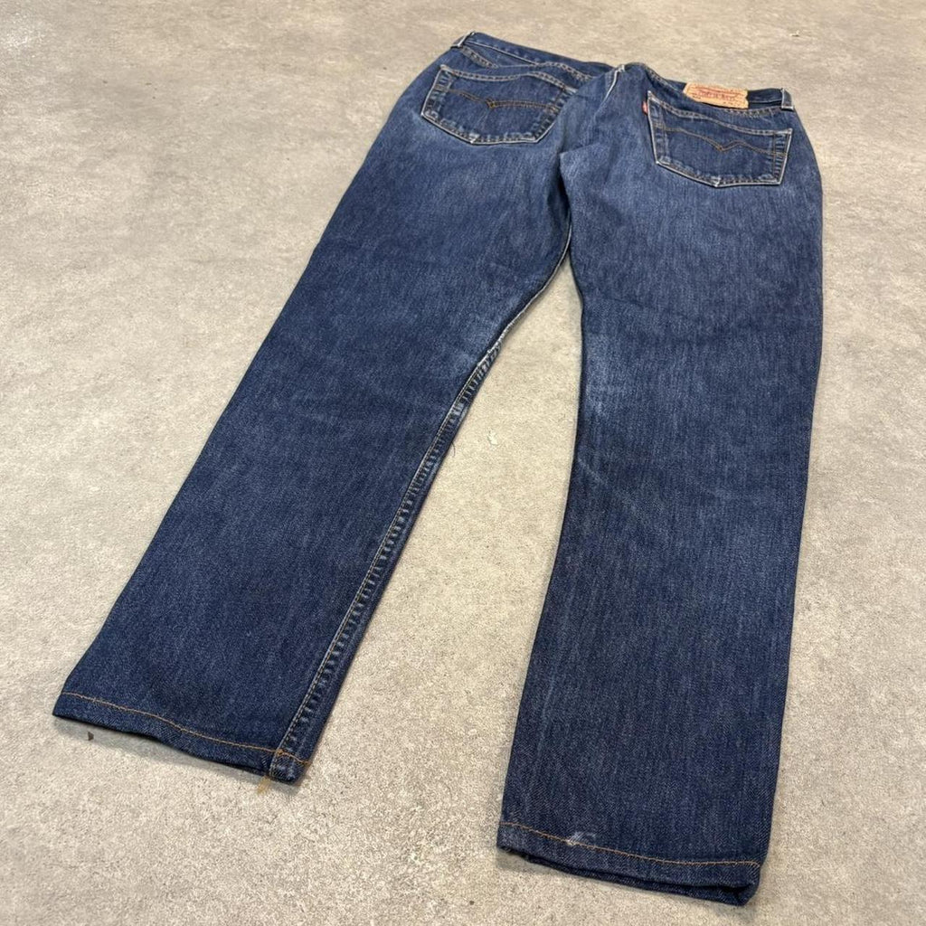 MES2705K - Vintage retro essential  Levi’s 501 Blue Wash Denim Slim Fit Jeans Trousers pants #denim #slim #levis #levis501 #jeans