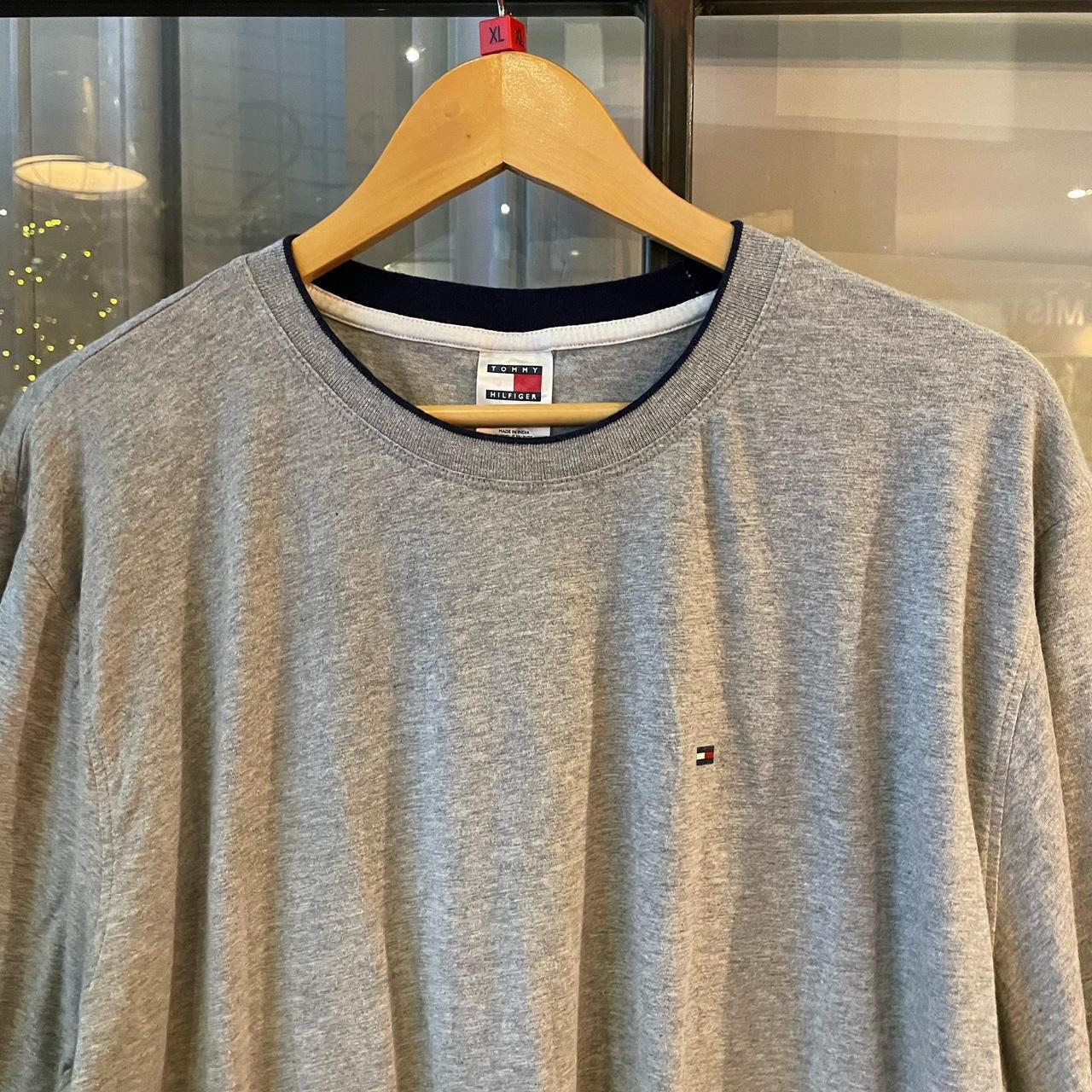 0225D45P - Vintage Retro Essential Grey Tommy Hilfiger Plain Top Tee T-shirt #90s #tommy #top #essential #basic