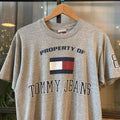 TEE534F - Vintage Retro Essential Grey Tommy Hilfiger Single Stitch Graphic Print Top Tee T-shirt #90s #graphic #top #tommy #singlestitch