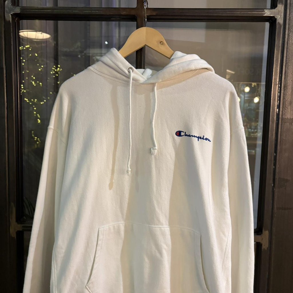 SWT367 - Vintage Retro Essential Champion White Jumper Sweatshirt with big spellout embroidered logo #90s #sportswear #essential #y2k #champion