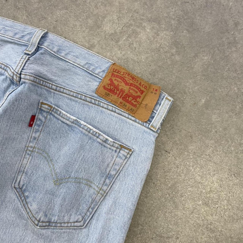 Levi’s 501 Light Wash Blue Denim Jeans