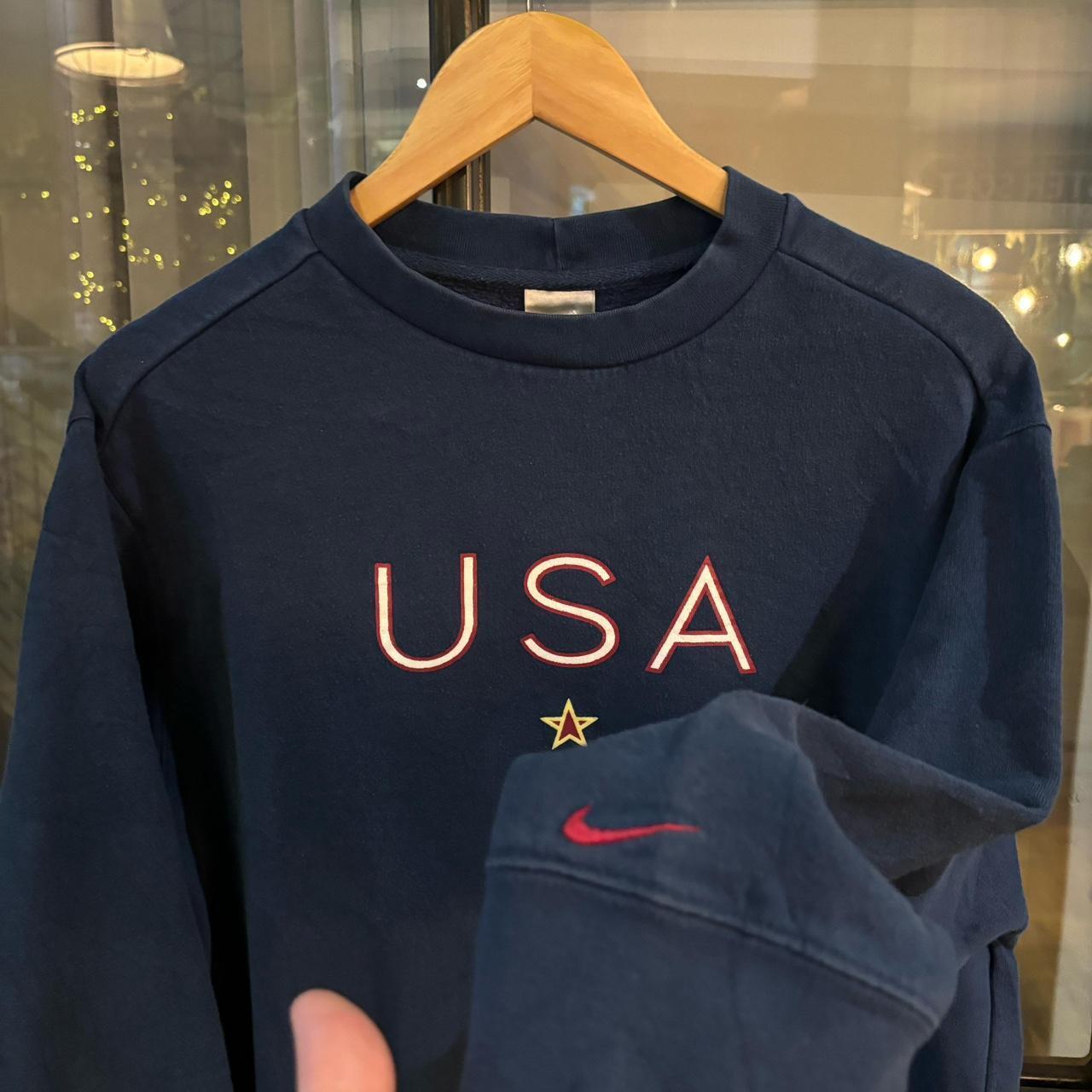 Vintage Retro Essential Navy Nike Crewneck Jumper Sweatshirt with  embroidered arm logo and chest print  #90s #sportswear #usa #y2k #nike
