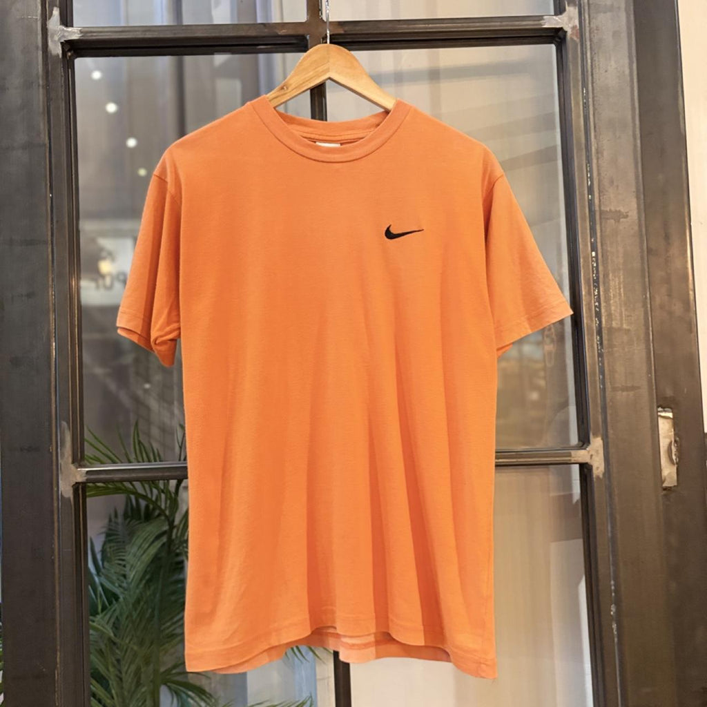 Vintage Nike T shirt Mens Medium Orange Essential Solo Swoosh Streetwear Skate Surf Tee Top 90s Y2K 00s