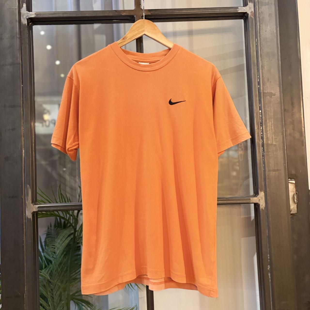Vintage Nike T shirt Mens Medium Orange Essential Solo Swoosh Streetwear Skate Surf Tee Top 90s Y2K 00s