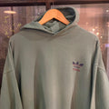 0325H13F - Vintage Retro Essential Green Adidas Originals Sweatshirt Hoodie with print logo #90s #sportswear #essential #adidss #y2k