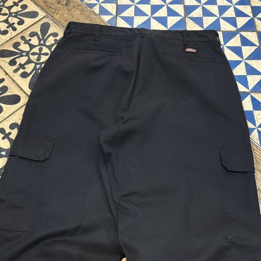 BR1011DU-F - Vintage retro essential  Black Dickies Cargo Trousers pants casual workwear #skater #utility #workwear #cargo #dickies