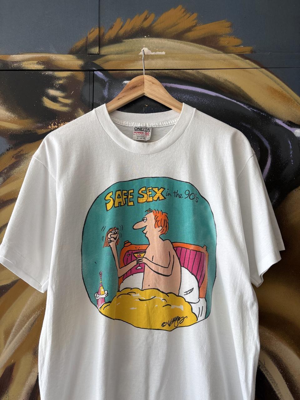 Vintage Graphic Print T shirt Mens XL White Souvenir Promo Safe Sex Funny Single Stitch Tee Top 90s