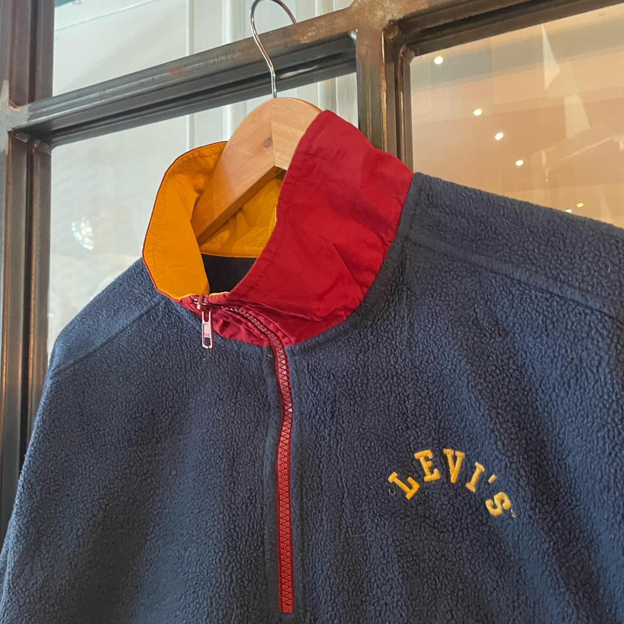 0225A53BR - Vintage Retro Essential Levi’s 1/4 Zip Jumper Sweatshirt with big spellout embroidered logo #90s #sportswear #essential #levis #y2k