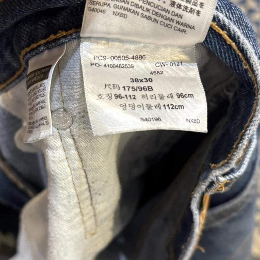 TRW530P - Vintage retro essential Levi’s 505 Blue Wash Denim Jeans Trousers pants #denim #straightleg #levis #levis505 #jeans