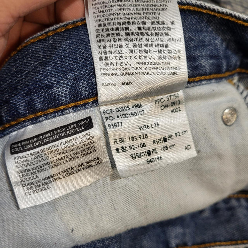 TRW329 - Vintage retro essential Baggy Overszied Levi's  505 Denim Jeans Trousers pants with embroidered label casual workwear wide leg skate 90s Y2K style #straight #hiphop #skater #denim #