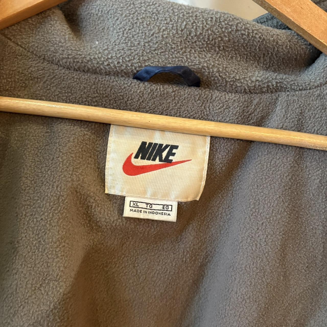 0325F84BR -  Vintage Retro Essential Navy Nike Full Zip Up Lined sports jacket #sportswear #90s #y2k #nike #outdoors