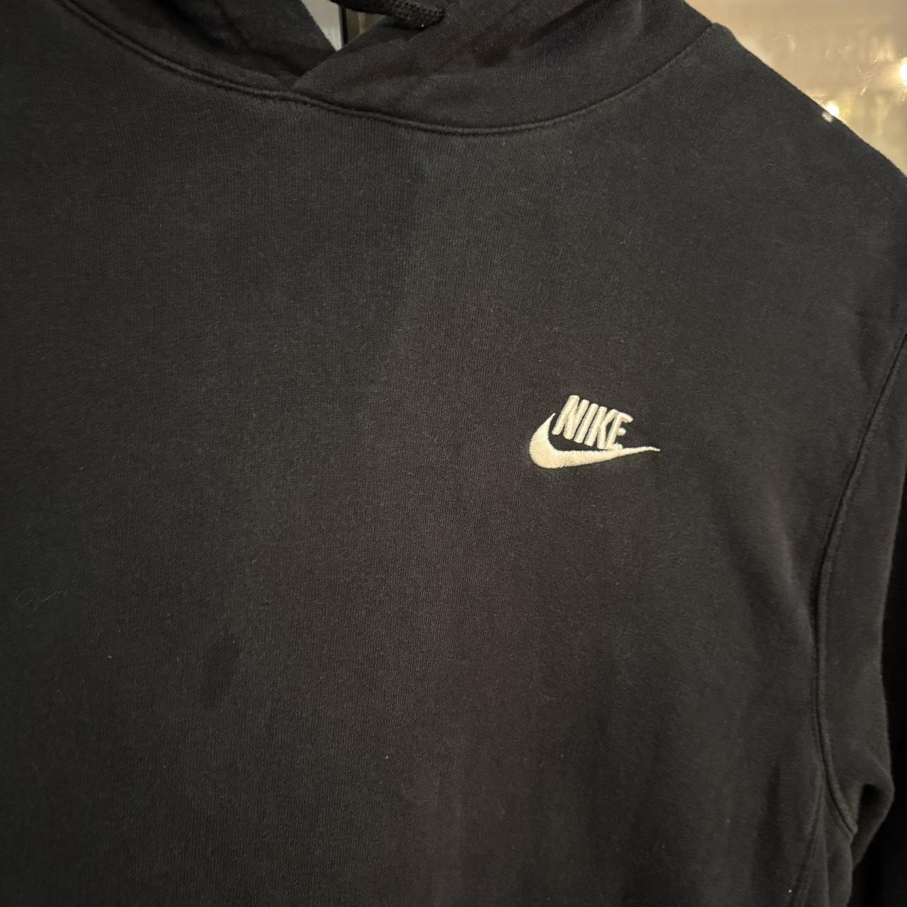 1224A36 - Vintage Retro Essential Nike Black Sweatshirt Hoodie with big spellout embroidered logo #90s #sportswear #essential #nike #y2k