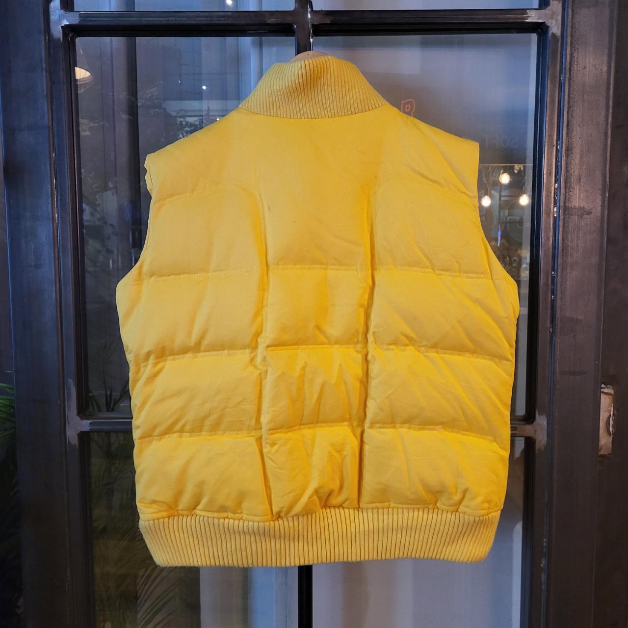 WCJ001 - Vintage retro Yellow essential Nike gilet bodywarmer down sleeveless puffer padded jacket coat branded with logo #nike #gilet #y2k #bodywarmer #alig