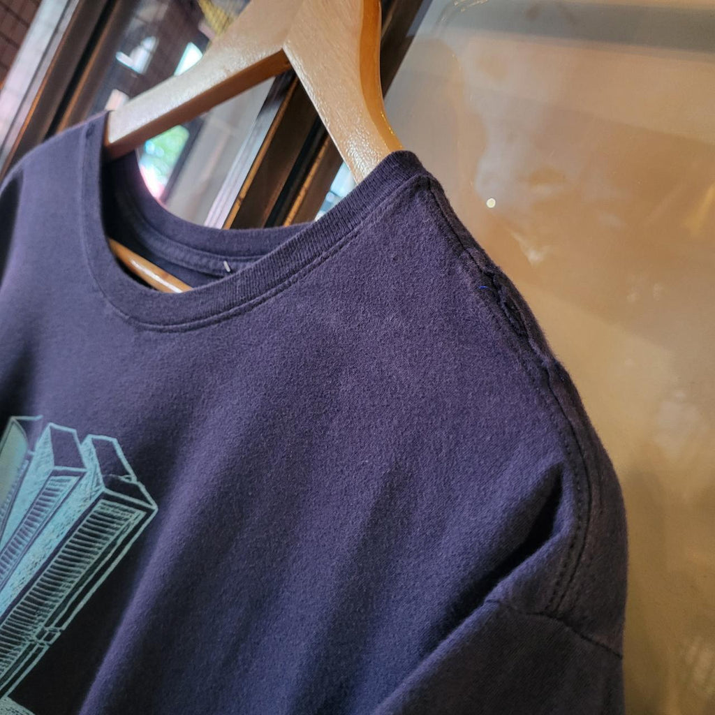 TEE130-P - Vintage Retro Essential Nike 3D Block Spellout Navy graphic print Top Tee T-shirt 90s 00s Y2K cropped wide boxy oversized fit