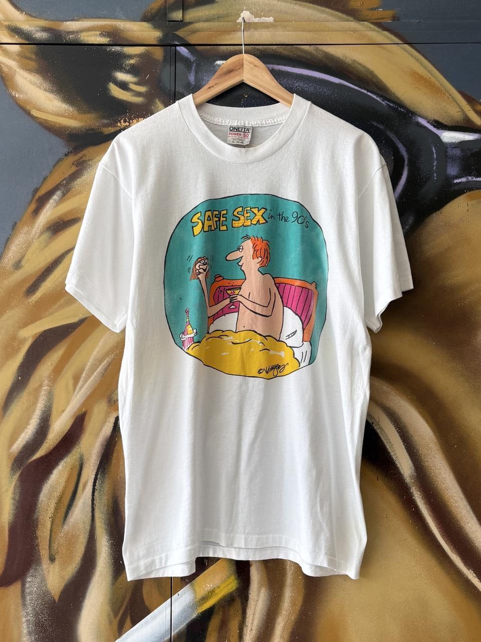 Vintage Graphic Print T shirt Mens XL White Souvenir Promo Safe Sex Funny Single Stitch Tee Top 90s