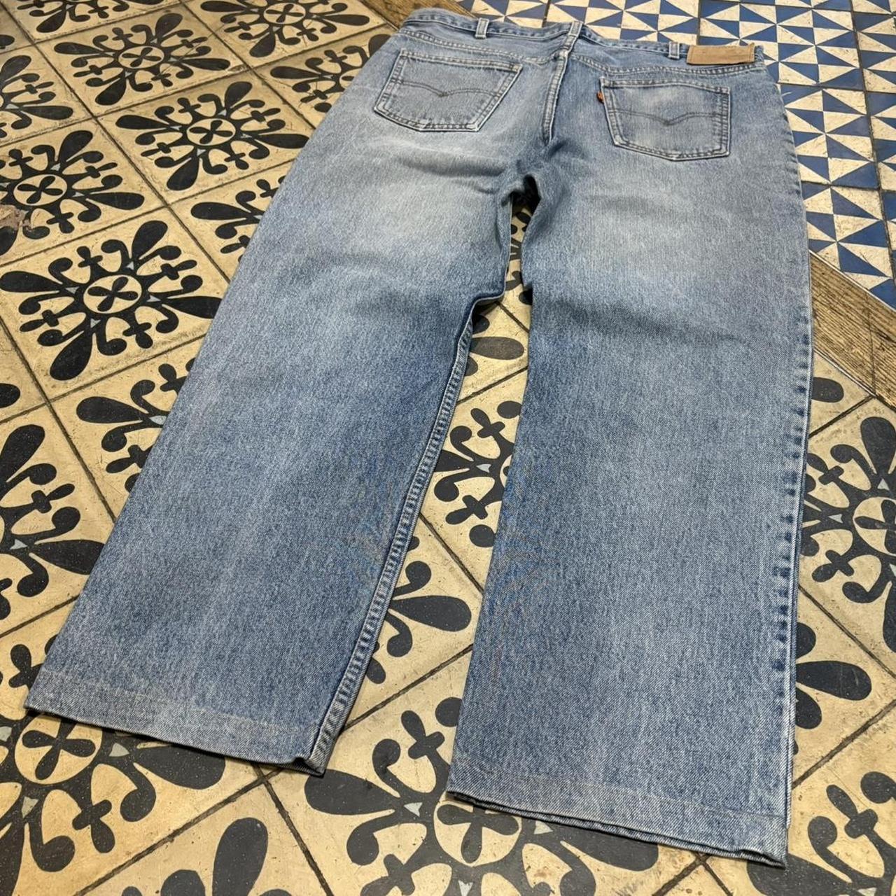 BR2401DD-F - Vintage retro essential  Levi's 501 Light Blue Wash Denim Jeans Trousers pants #denim #straightlef #levis #levis501 #lightwash