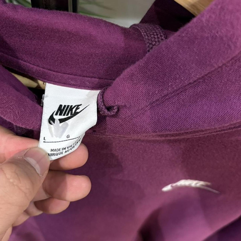 Vintage Retro Essential Pink Nike Sweatshirt Hoodie with embroidered swoosh logo #90s #sportswear #essential #nike #y2k