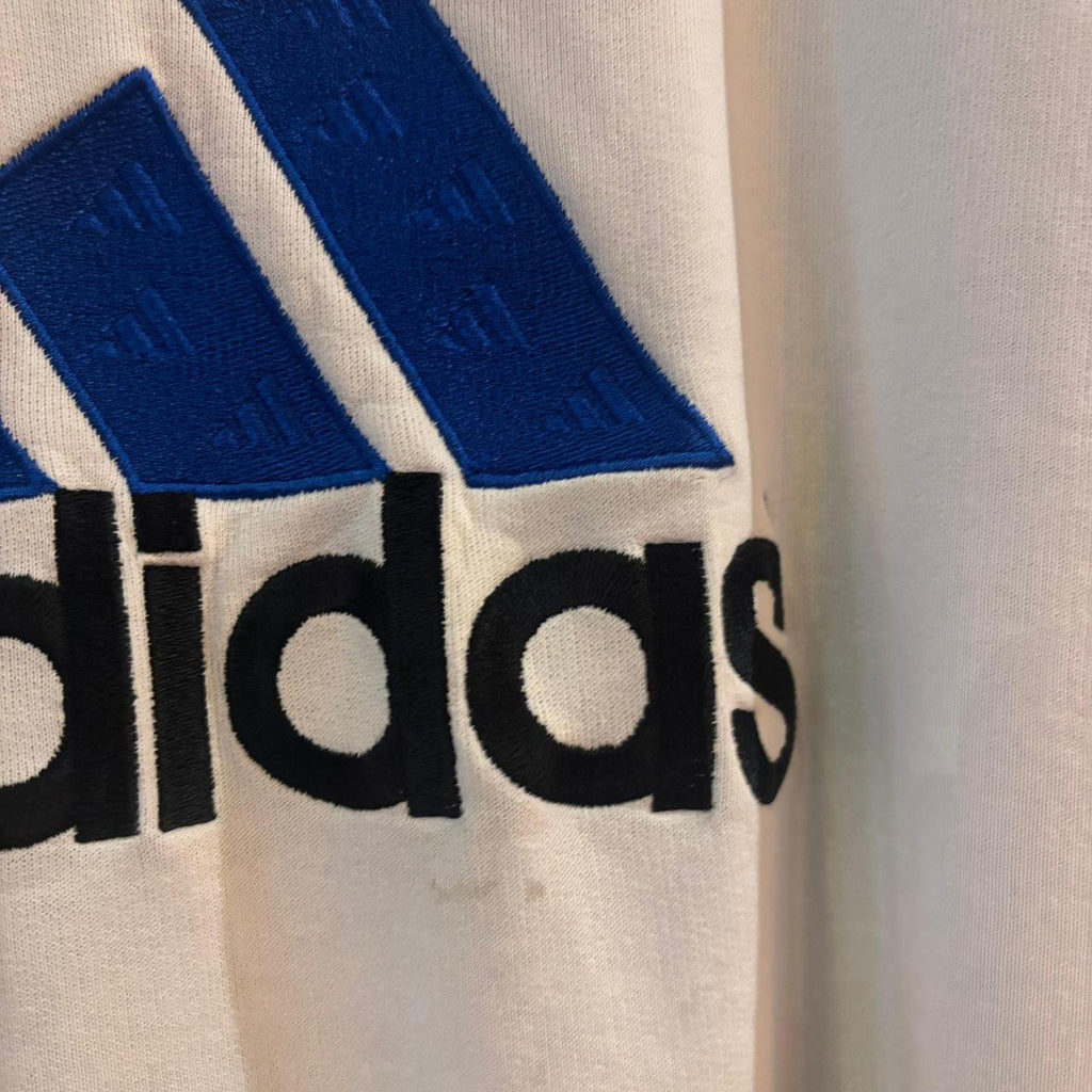 VIN030EF - Vintage Retro Essential White Adidas Raglan Jumper Sweatshirt with large centre embroidered logo #90s #sportswear #essential #y2k #adidas