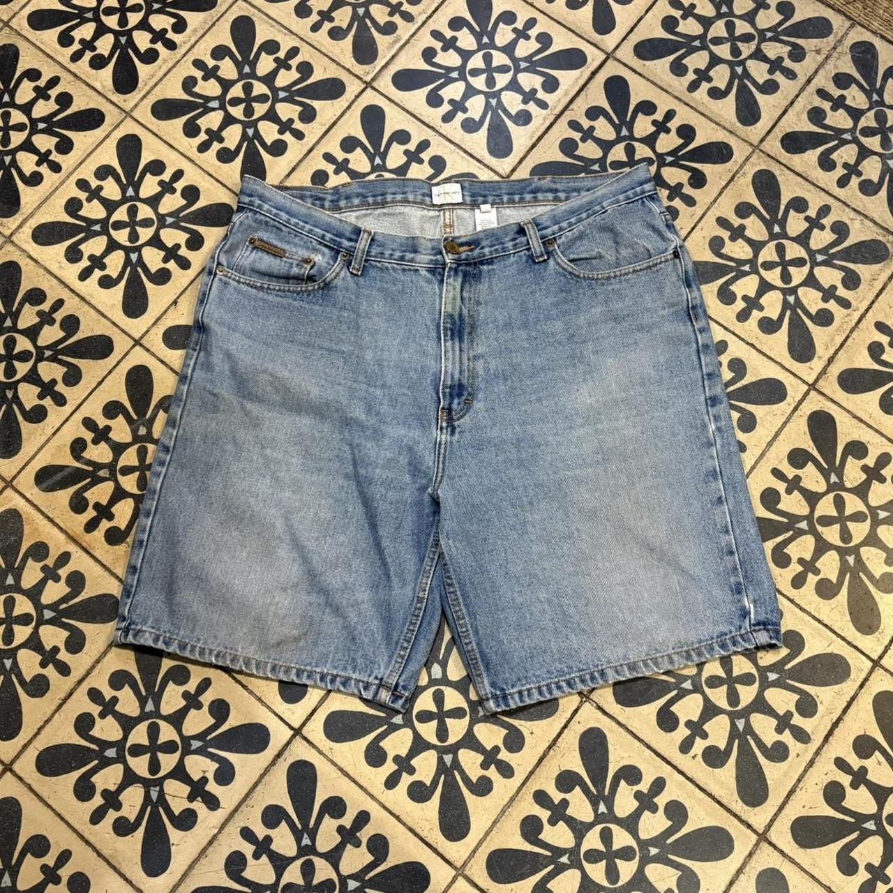 MA0503AH-P - American Vintage Retro Essential Calvin Klein Blue Wash Denim Shorts Jorts with detailed patch Logo hip hop baggy wide leg 90s 00s y2k grunge streetwear style workwear #hiphop #90s #jorts #skater #calvinklein
