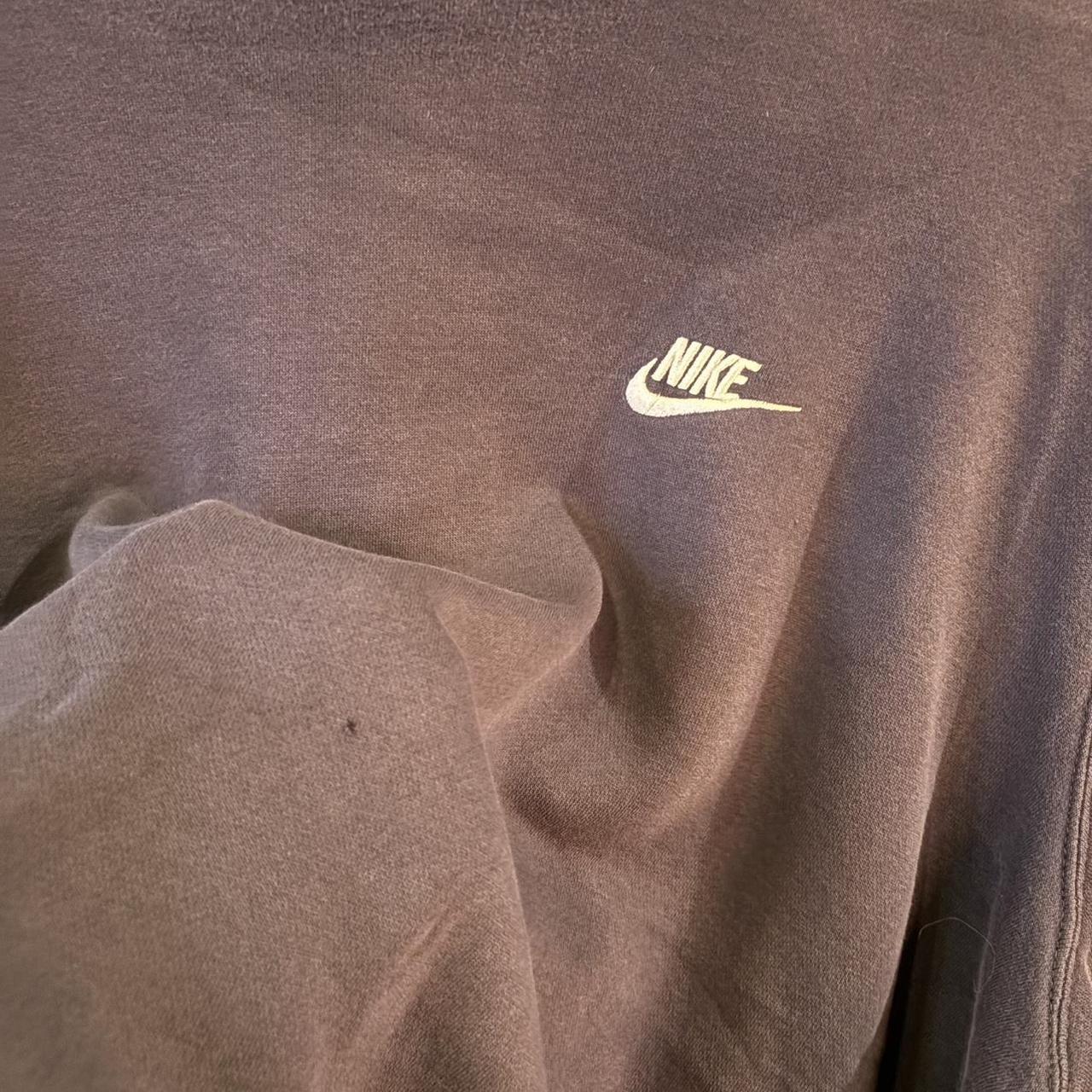 0125C51BR - Vintage Retro Essential Navy Nike Crewneck Jumper Sweatshirt with  embroidered logo #90s #sportswear #essential #y2k #nike