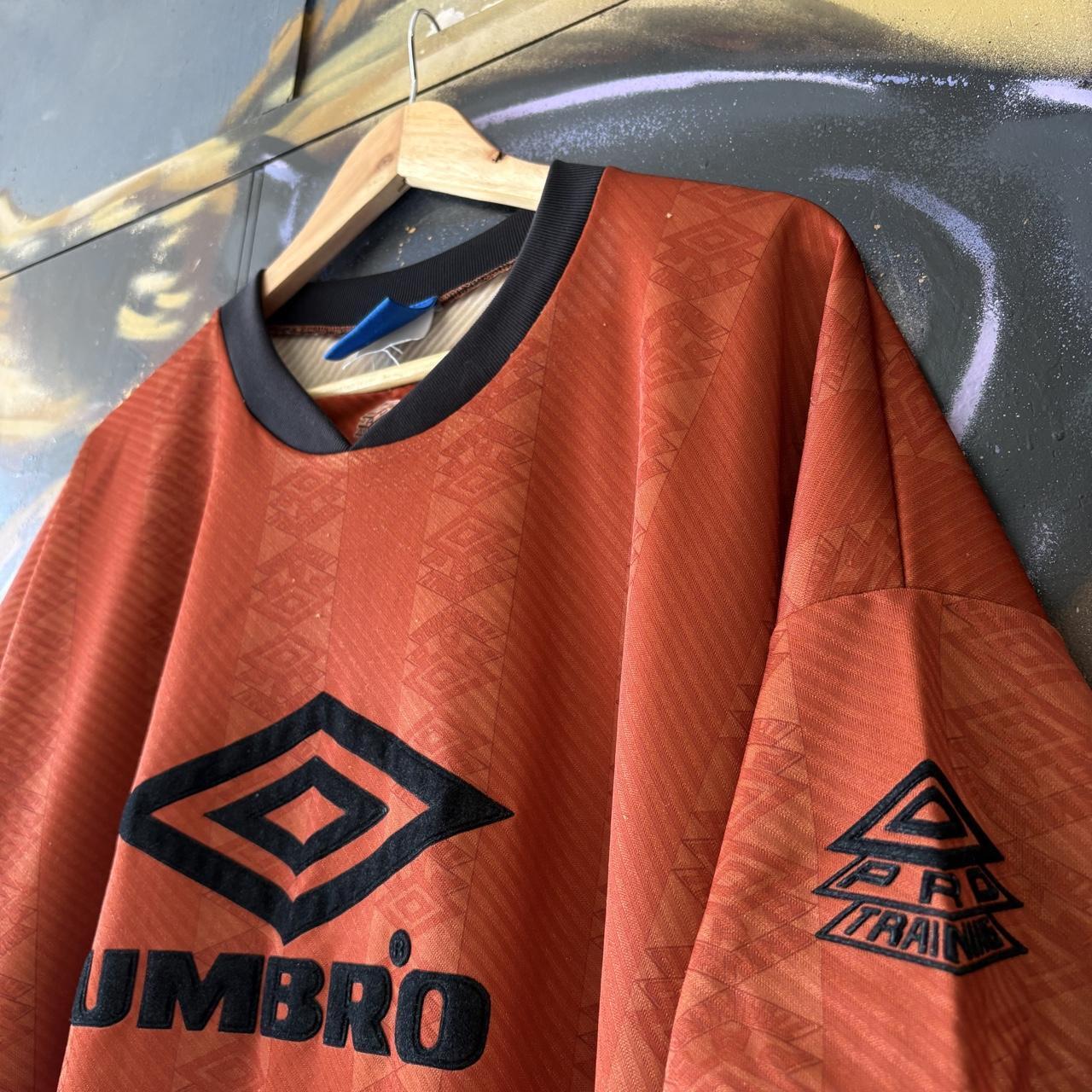 Vintage Umbro T shirt Mens XL Orange Felt Embroidered Athleisure Blokecore Training Tee Top 90s Y2K 00s