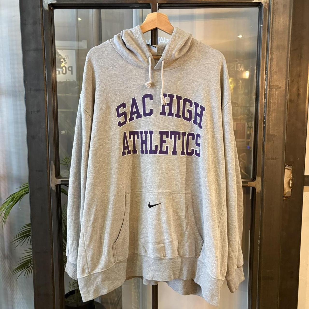 MA2207DN-F - Vintage Retro Essential Nike SAC High Athletics Sweatshirt Hoodie with embroidered centre swoosh and print logos #90s #sportswear #essential #nike #y2k