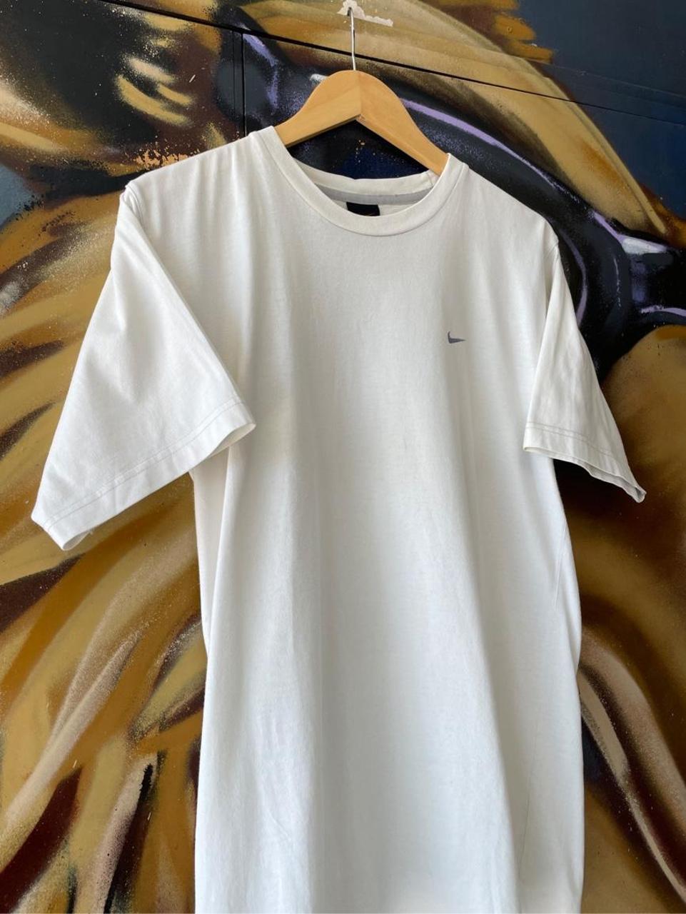 90’s Nike Embroidered Swoosh Tee