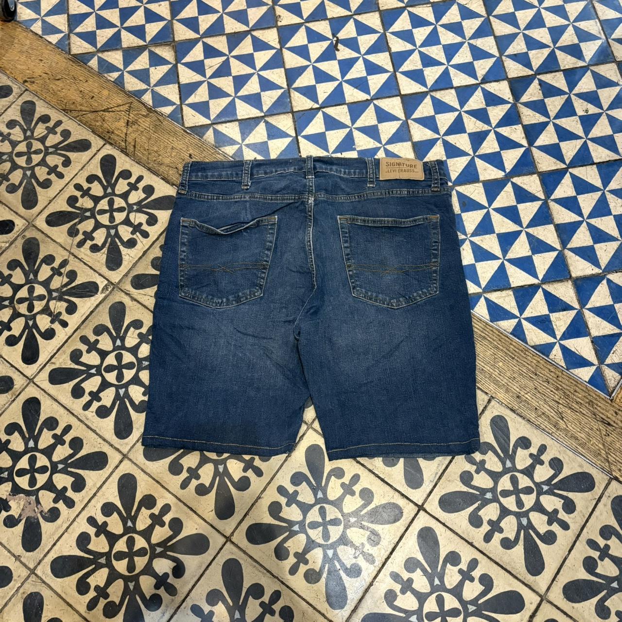 JRT129A - Vintage Retro Essential Signature Levi's Strauss Dark Blue Wash Denim Shorts Jorts with detailed patch Logo carpenter workwear #hiphop #90s #jorts #skater #levis