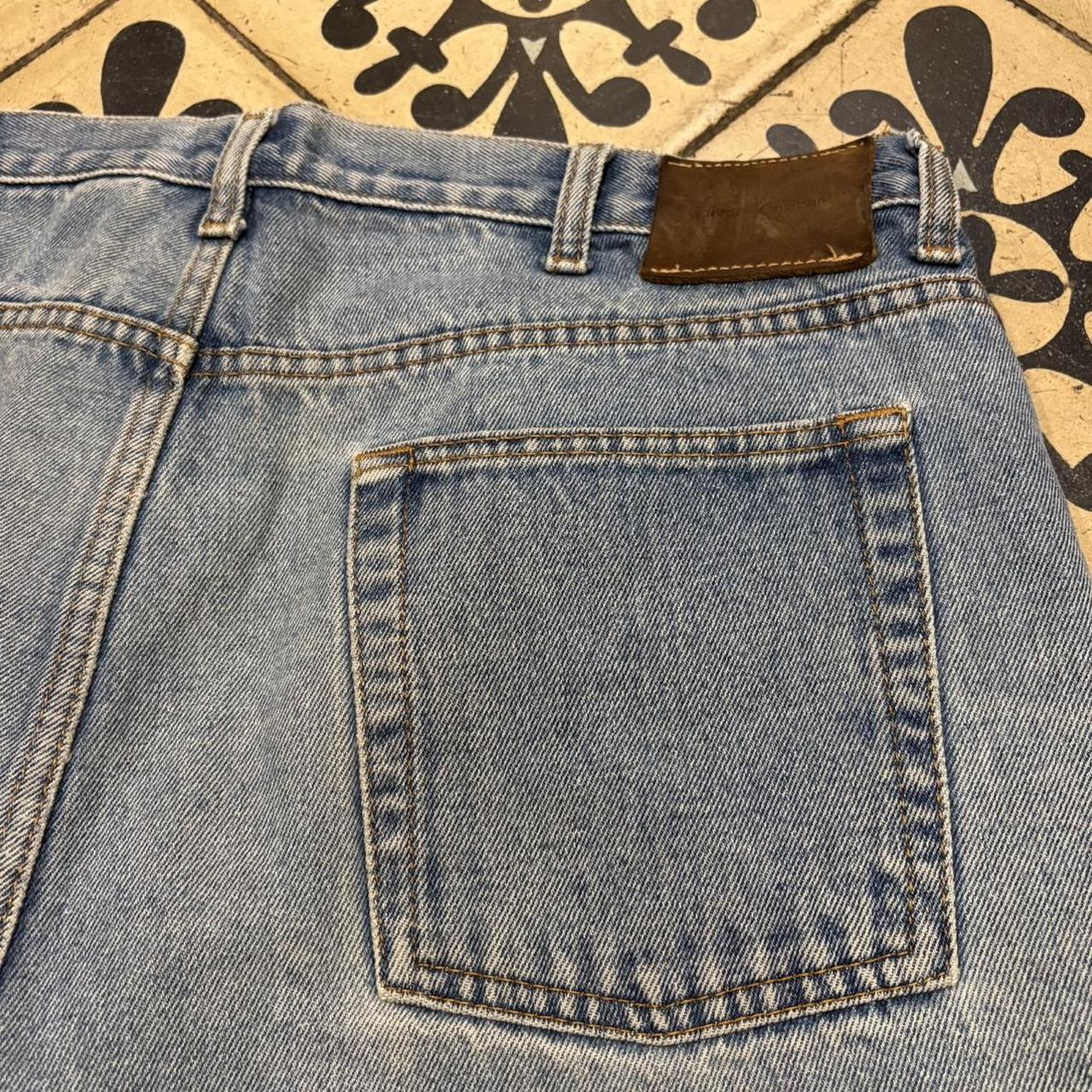 MA0503AH-P - American Vintage Retro Essential Calvin Klein Blue Wash Denim Shorts Jorts with detailed patch Logo hip hop baggy wide leg 90s 00s y2k grunge streetwear style workwear #hiphop #90s #jorts #skater #calvinklein