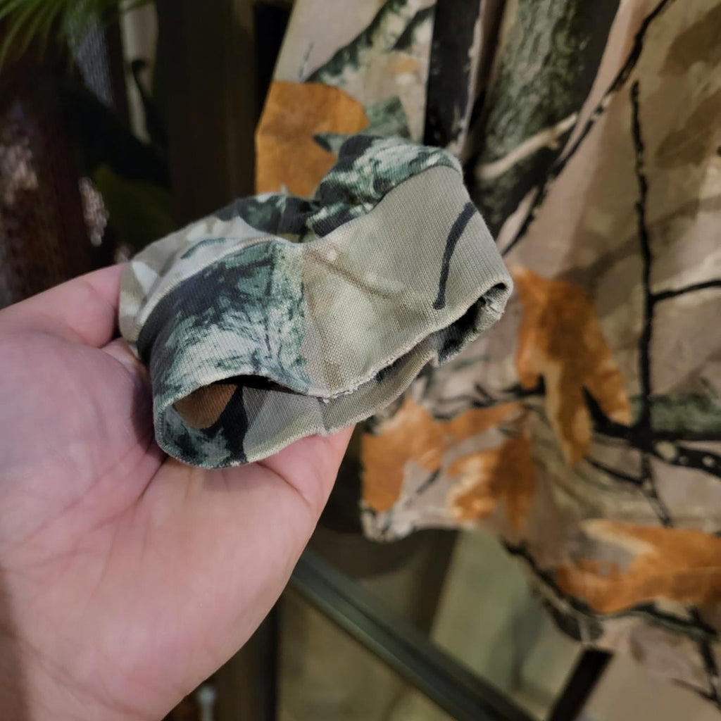 RTT214 - Vintage Retro essential RealTree Camouflage Khaki Green Brown Field Hunting graphic print Top Longsleeve T-Shirt Tee #realtree #y2k #utility #camo #hunting