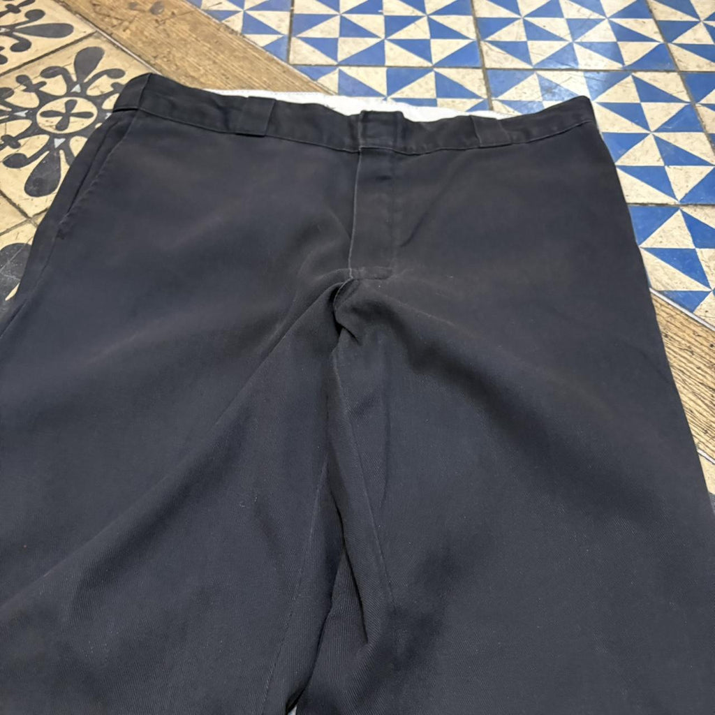 BR1011CV-F - Vintage retro essential Black Dickies Straight Leg Trousers pants casual workwear #skater #utility #workwear #straightleg #dickies