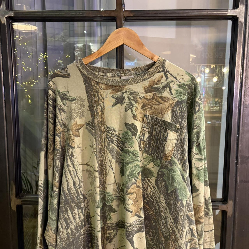 RTT260 - Vintage Retro essential adult mens RealTree Camouflage Khaki Green Brown Field Hunting graphic print Longsleeve Top T-Shirt Tee #realtree #utility #y2k #camo #hunting