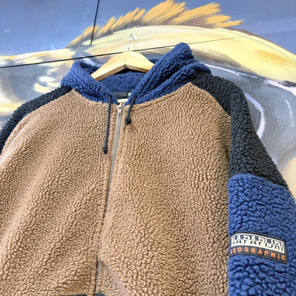MES1102FM-U - Vintage Retro Essential Brown, Black and Navy Napapijri Full Zip Fluffy Fleece Sweatshirt Hoodie with large back patch logo #90s #fleece #essential #napapijri #y2k
