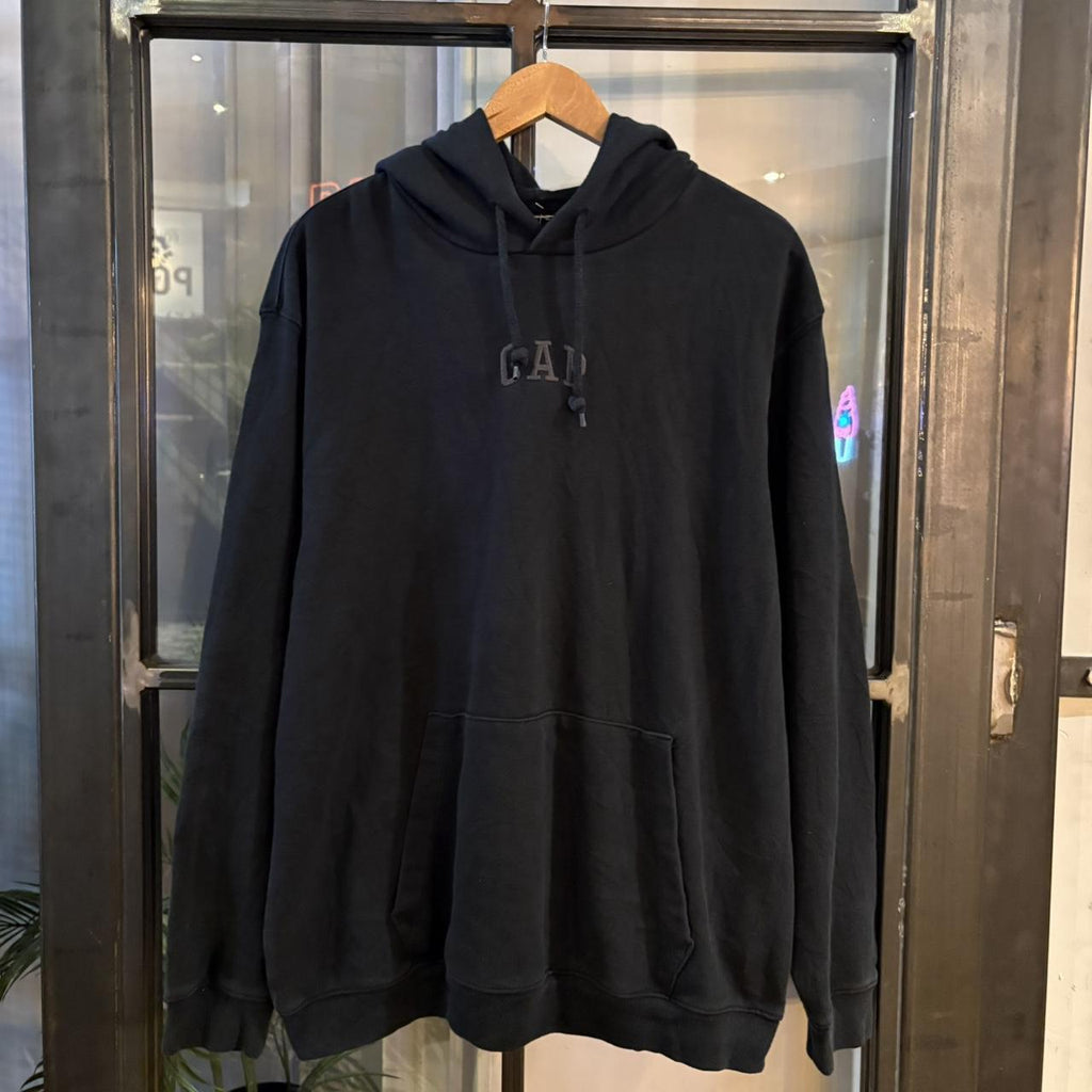 SWT674F-P - Vintage Retro Essential Black Gap Hoodie Jumper Sweatshirt with small embroidered chest logo #90s #sportswear #essential #y2k #gap