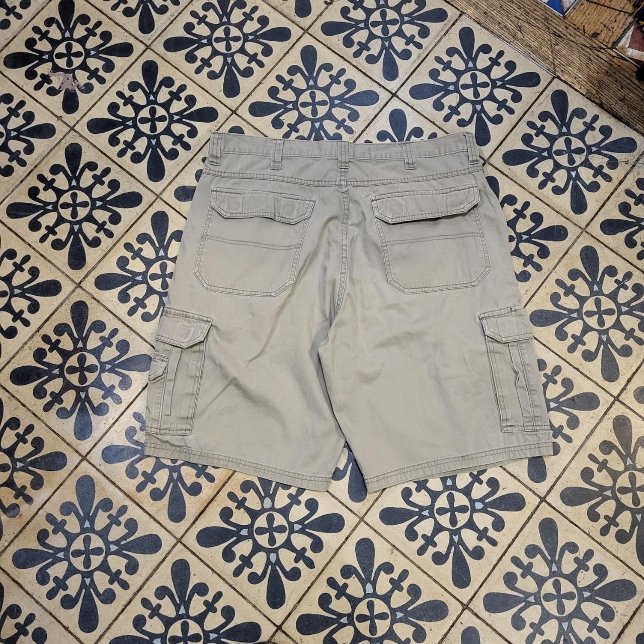 JRT006 - Vintage Retro Wrangler Beige Grey Oversized Baggy Cargo Shorts Jorts with detailed embroidered Logo graphic carpenter workwear Old School Hip Hop skate grunge faded 90s Y2K style