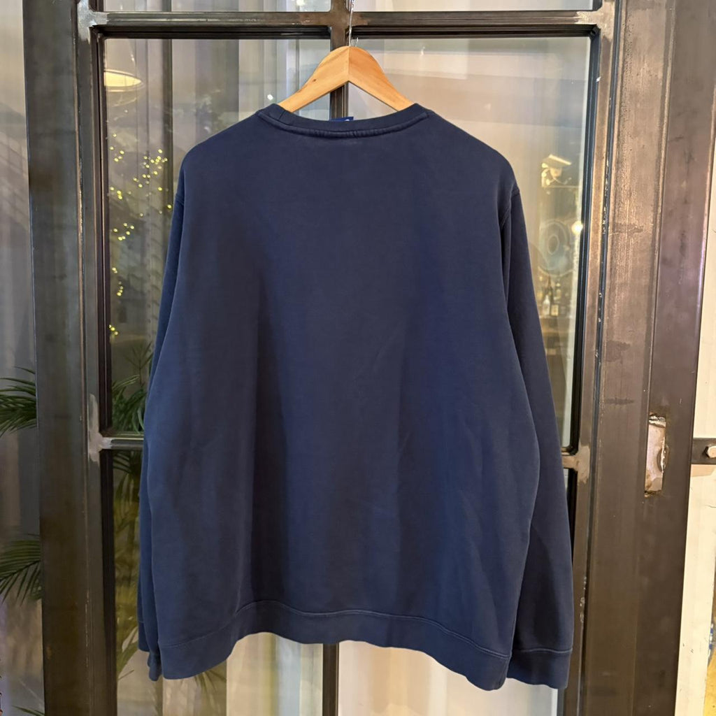 0125C51BR - Vintage Retro Essential Navy Nike Crewneck Jumper Sweatshirt with  embroidered logo #90s #sportswear #essential #y2k #nike