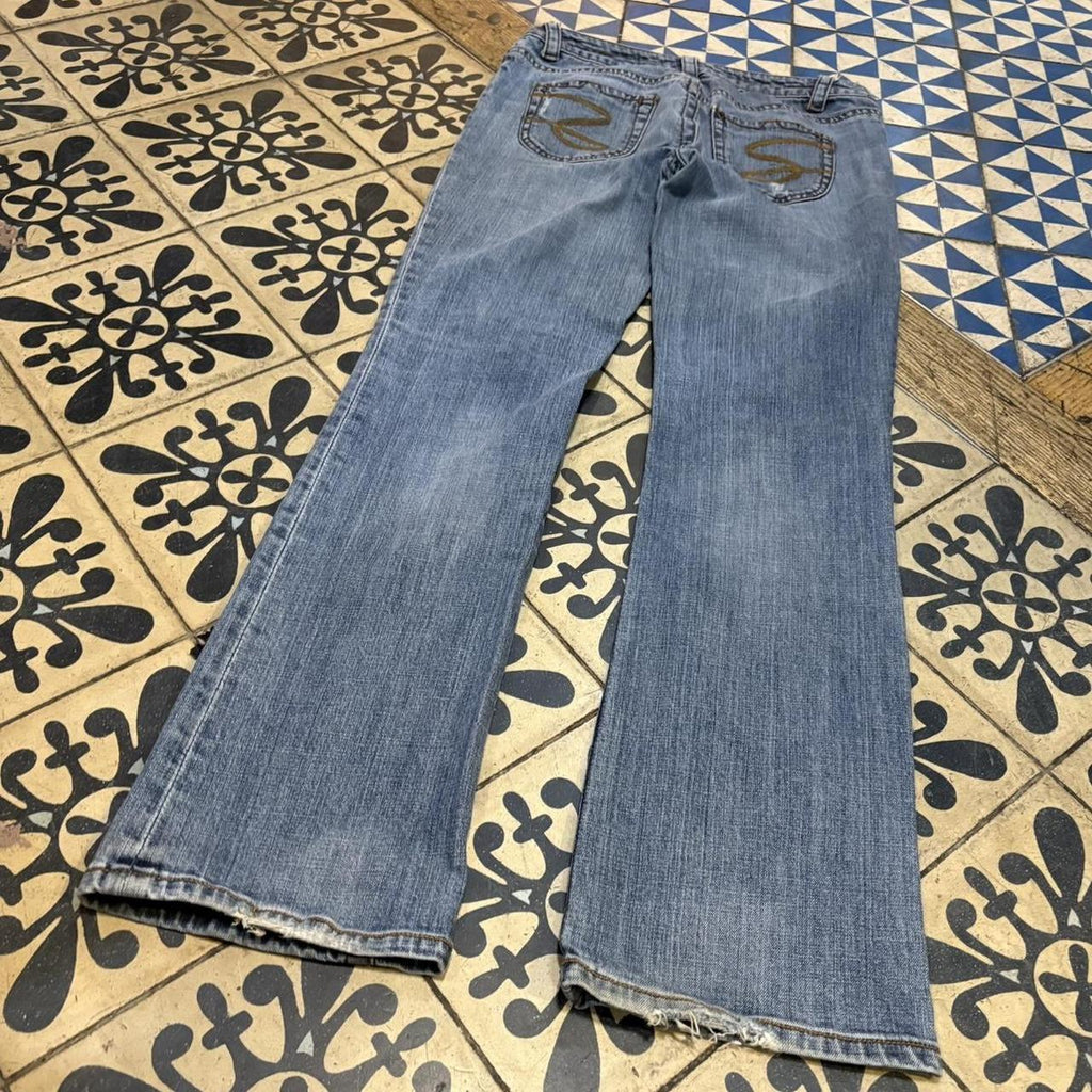 MES2705Y-F - Vintage retro essential  Seven7 Blue Wash Denim Boot Cut Jeans Y2K Trousers pants with embroidered patterns on back pockets #denim #seven7 #bootcut