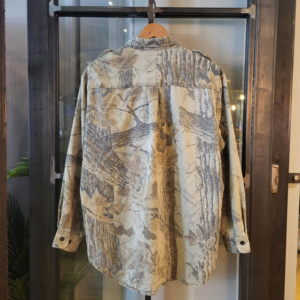 RTS019 - Vintage Retro essential adult mens RealTree Camouflage Khaki Green Brown Field Hunting graphic print Button Up Collared Longsleeve Shirt Wide Boxy Fit 90s y2k style