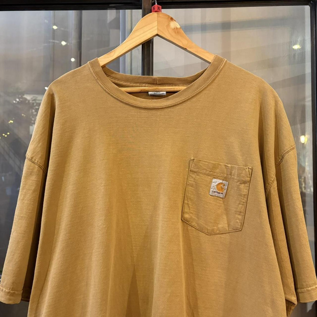BR2804DJ-F - Vintage Retro Essential Camel / Beige Carhartt Pocket Top Tee T-shirt with embroidered patch logo #skater #workwear  #carhartt #y2k #wideboxy