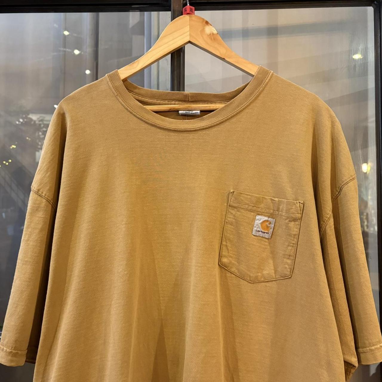 BR2804DJ-F - Vintage Retro Essential Camel / Beige Carhartt Pocket Top Tee T-shirt with embroidered patch logo #skater #workwear  #carhartt #y2k #wideboxy