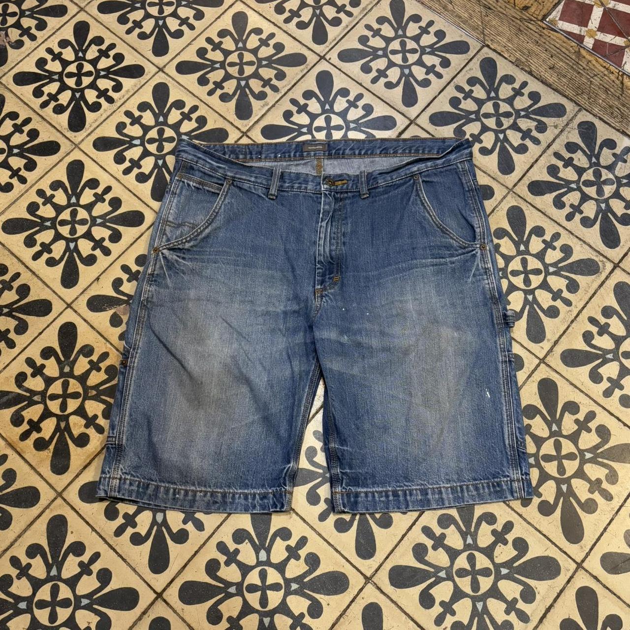 JRT1125P - American Vintage Retro Essential Denver Hayes Blue Wash Denim Shorts Jorts with detailed patch Logo hip hop baggy wide leg 90s 00s y2k grunge streetwear style workwear #hiphop #90s #jorts #skater #denverhayes