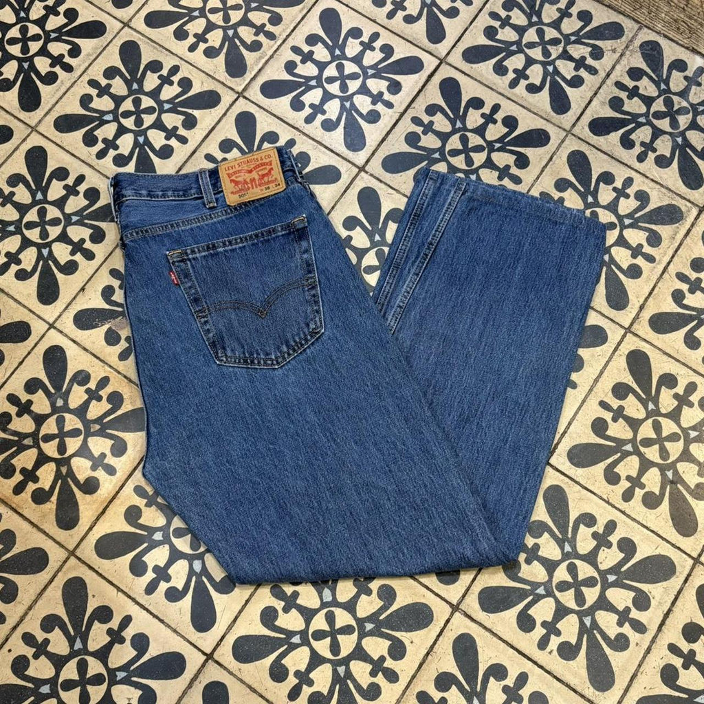 BR2804AZ-F - Vintage retro essential  Levi’s 505 Blue Wash Denim Jeans Trousers pants #denim #straightleg #levis505 #levis #jeans