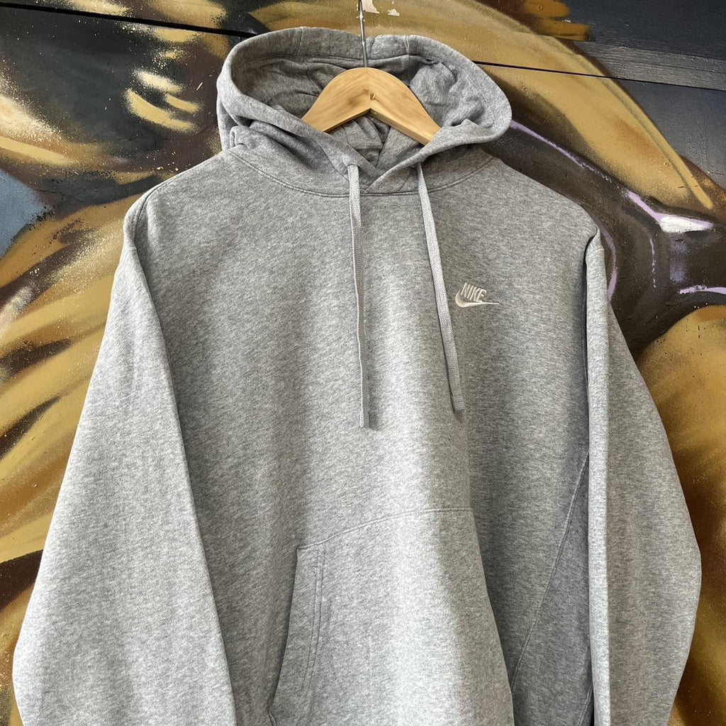 Nike Small Logo Essential Hoodie