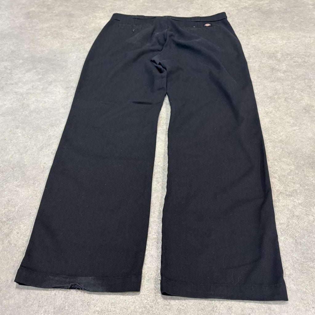 BR1912AAI-U - Vintage retro essential Black Dickies 774  Straight Leg Trousers pants casual workwear #skater #utility #workwear #straightleg #dickies